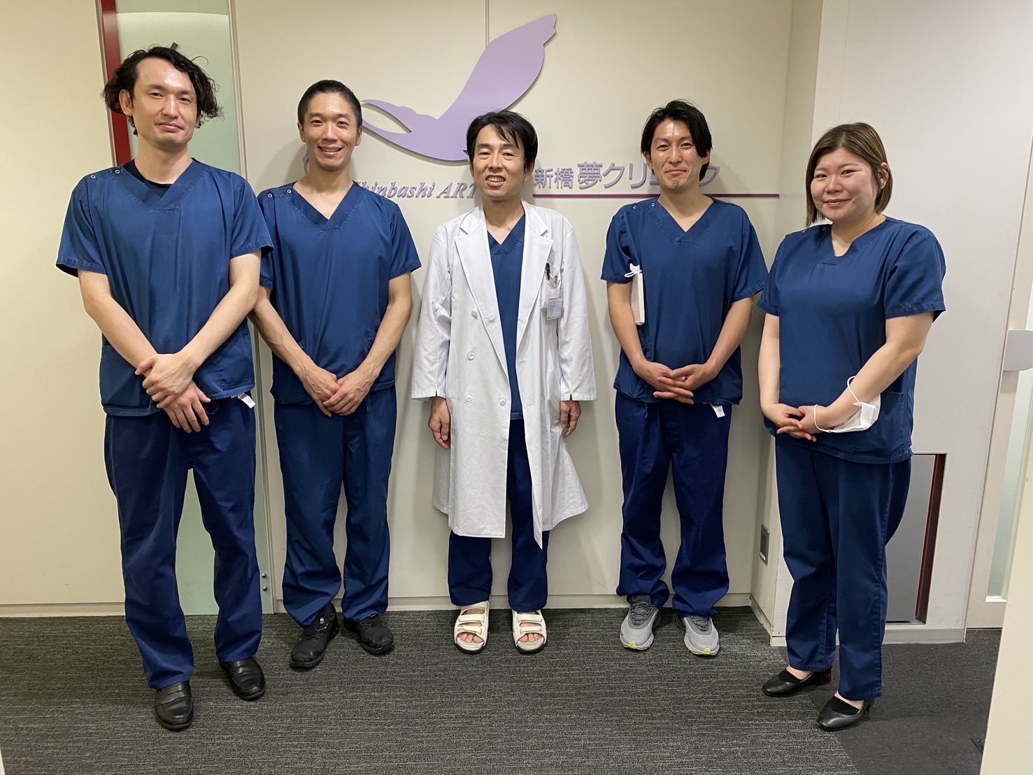 新橋夢クリニック培養士さんとの見学時の写真